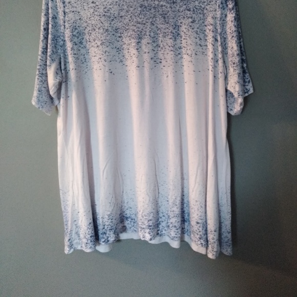 Blouse with cut out in back - Picture 2 of 4